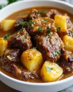 Slow-Cooked Oxtail Curry with Coconut Milk: The Ultimate Comfort Recipe 1